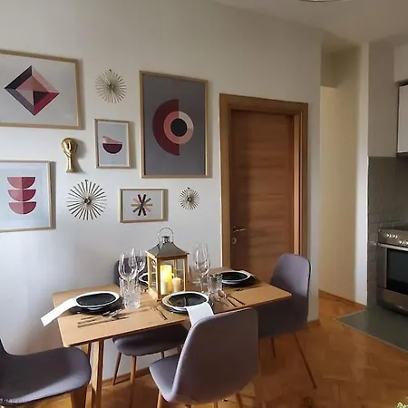 Station Apartment, Location In Скопье