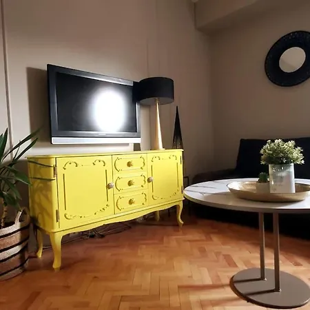 Station Apartment, Location In Apartment *