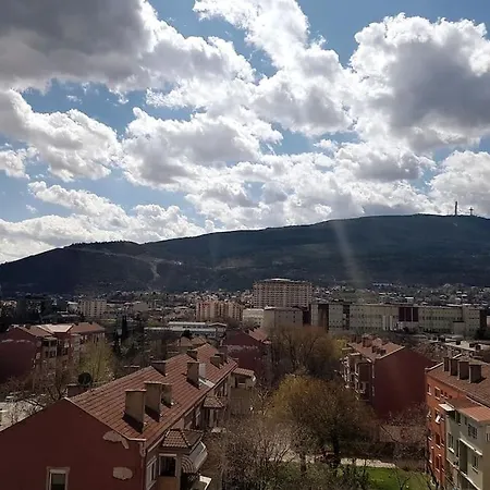 Station Apartment, Location In
