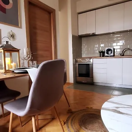 Station Apartment, Location In Apartment