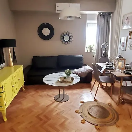 Station Apartment, Location In Apartment *