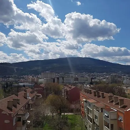 Station Apartment, Location In * Скопье