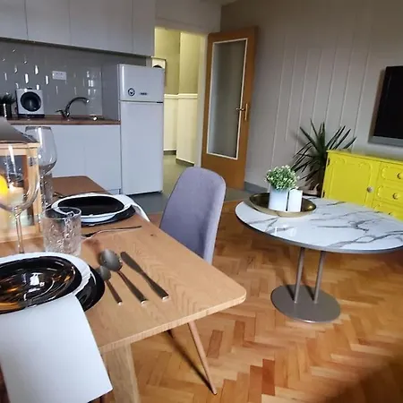 Station Apartment, Location In Apartment