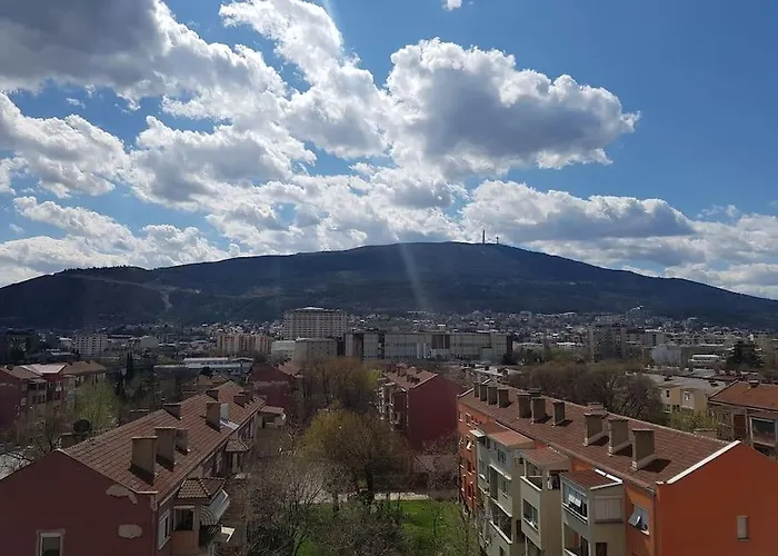 Station Apartment, Location In * Скоп'є